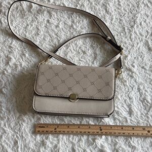 Elegant Beige Crossbody Bag